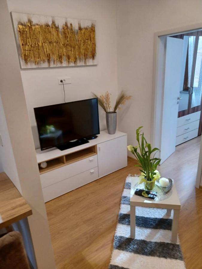 Caligula City Center Apartment Пула Экстерьер фото